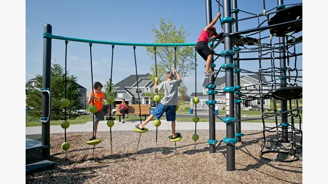 SwiggleKnots™ Bridge - Challenging Playground Rope Bridge ...