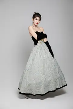 全身照站立赫本风礼服名媛女性人物摄影图