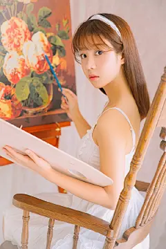 #晚安包子星# 
你如果想念一个人就会变成微风
轻轻掠过他的身边
就算他感觉不到 可这就是你全部的努力
人生就是这样子
每个人都变成各自想念的风
摄影师：@UPLUSKY天航