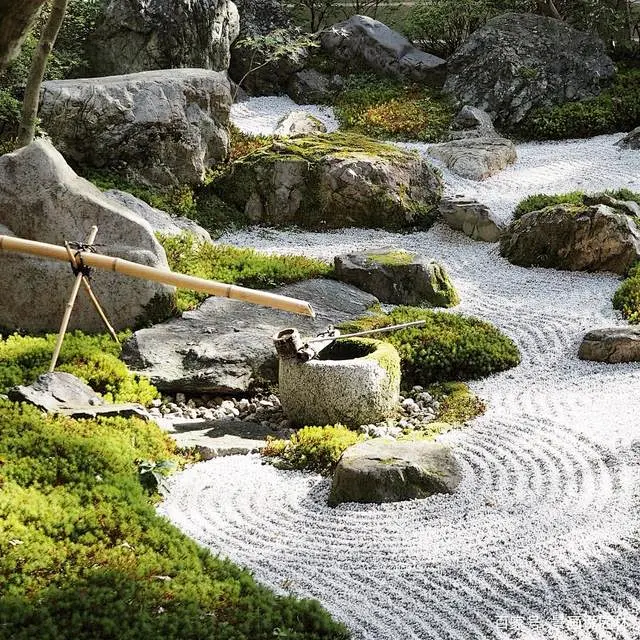 庭院设计丨日式枯山水：富有禅意的微缩式园林-花瓣网