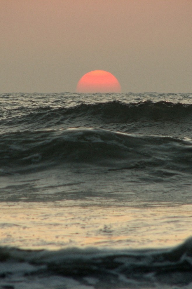 海上日出