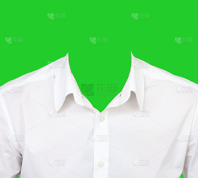 白色男子衬衫被隔离在绿色背景上。