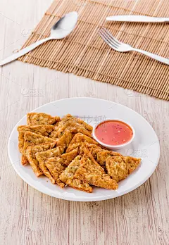 白盘炸鱼豆腐