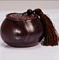梅纳雪 莲心茶仓（窑变瓷） www.maysnow.com
茗碗纹楸昼不哗，
 心如出水妙莲华。

 梅纳雪莲心茶叶罐，
 莲心盖 茶叶仓，
 一杯莲茶一缕清香,
品鉴茶文化，
 心香犹自存。
 产品特点： 
密封效果很好的茶叶罐，高温窑变烧制。