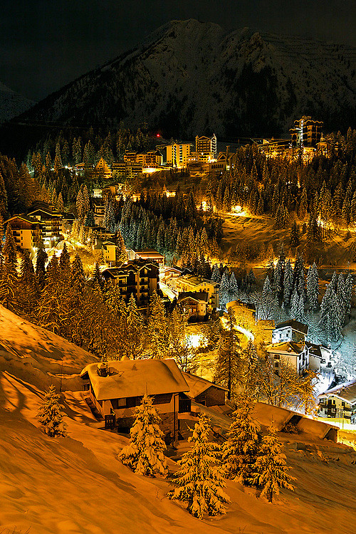  雪夜意大利贝加莫 
