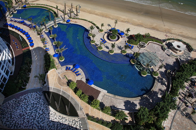 酒店游泳池景观鸟瞰图