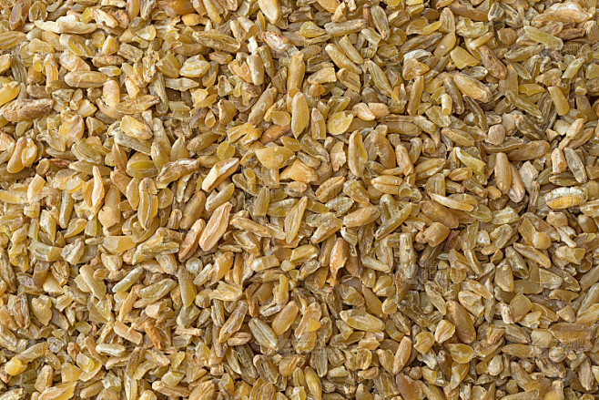 近视图裂纹freekeh谷物