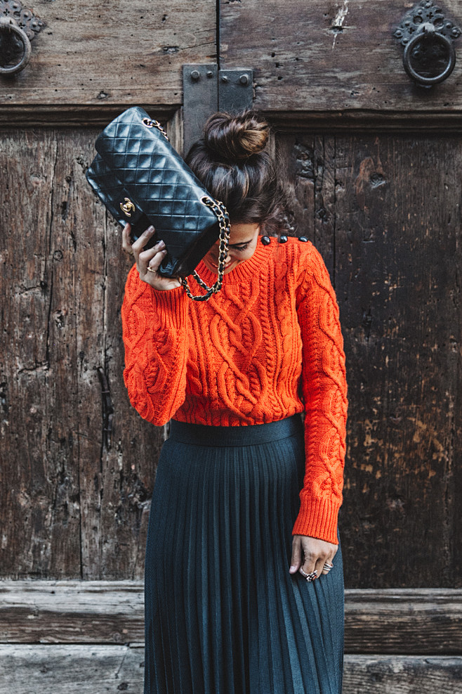 Orange_Sweater-Midi_...