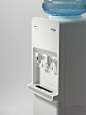 Water Disperser : An export-only model, WPU-5900F is designed for both free-standing and counter-top use. Cocks and water tray’s contours run smoothly while color variations are found in the latter. Bright colors stand out against white base that highligh