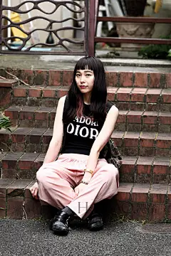 【图】东瀛少女的日式浴衣最抢眼，街头达人的养眼Look一起细赏味！海报时尚网日本街拍之古着聚集地原宿篇244期