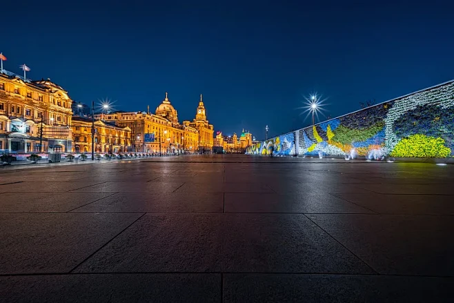 上海外滩万国建筑群夜景图片下载