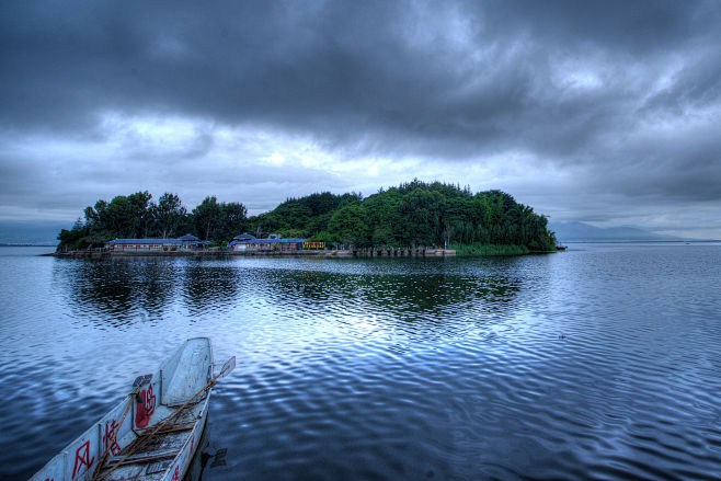 Morning at ErHai Lak...