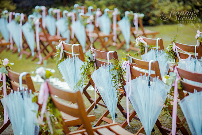 雨伞椅背装饰户外草坪婚礼
