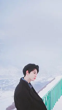 #金道英行走的画报# ❄ #金道英未来可期# 
P1/P2 JPG 
P3 GIF 
P4 实况照片 可做锁屏壁纸 ​​​​