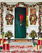 WRG-2041014_Outdoor-Merry-and-Bright-Foliage_Lifestyle-10