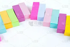 纸上的笔记，在提醒一个重大的救援行动。