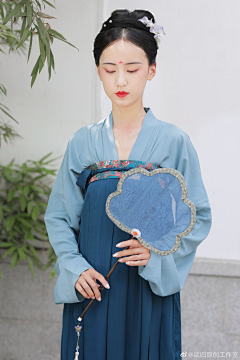 夏天小棉袄采集到唐代服装