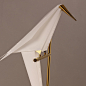 【艺术千纸鹤落地灯】还记得童年最爱折的千纸鹤吗？一只只小巧的折纸，承载着儿时的快乐与回忆；让它成为家中唯美的落地灯，演绎一份浪漫的工业气息~￥459
