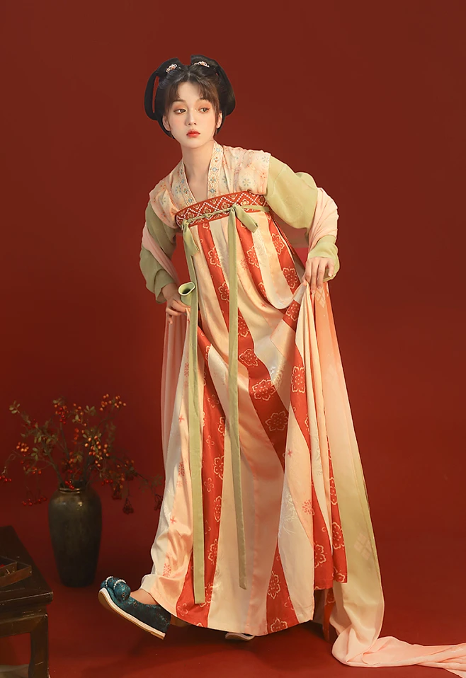 花朝记汉服原创 琥珀光 千里共婵娟系列唐制复原款齐胸背子交窬裙-淘宝网-花瓣网