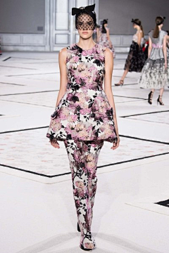 靖怡张采集到2015 s c Giambattista Valli