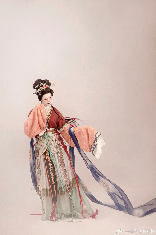 @丹青荟传统服饰 的个人主页 - 微博