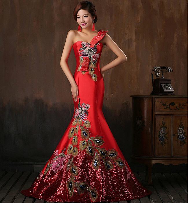 中式婚纱    红出新意红出火，且看中式...