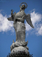 厄瓜多尔基多面包山 女神石雕像