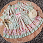 #angelicpretty# #lolita装扮# 
AP玫瑰博物馆-薄荷色dress-
  
玫瑰博物馆实力好看，非常华丽，接回家很久了才上身><第一次买ap的dress，除了身限对人干不太友好以外没有任何可以挑剔的地方，特别是袖子，实在是梦幻般的好看了，心甘情愿吃土。
  
-
搭配...展开全文c