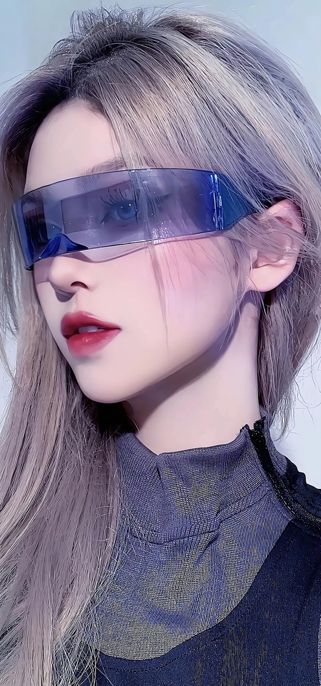 超清4K戴科技眼镜的奶奶灰发型美女手机壁...