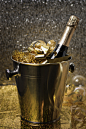 金箔香槟酒与香槟桶封面大图