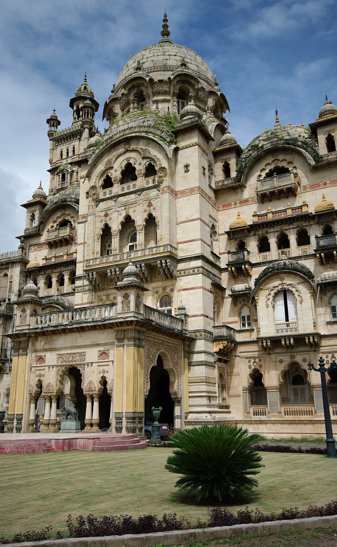 Laxmi Vilas Palace, ...