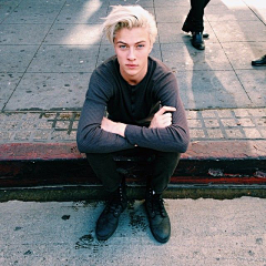 维ta命采集到Lucky blue smith