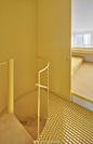 #fuckingoodesign#巴塞罗那的复式公寓，一轮阳光的家。
设计-All-Yellow Duplex in Sant Gervas by Arquitectura-G. ​​​​