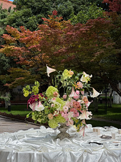 Esther元采集到桌花/餐盘