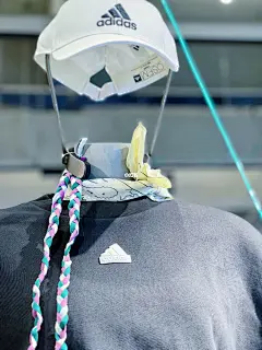 adidas阿迪达斯开学季创意陈列