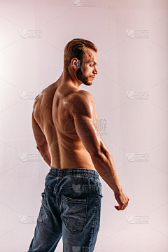 吴鼹鼠采集到男肌肉