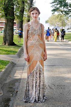 采集妙心小温侯采集到art deco鎏金岁月系列的服装为了呈现出爵士