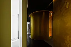 印际 - 加减智库 x 嘉米拉伊斯兰服饰旗舰店 : 浙江义乌，除了是全国乃至全球闻名的小商品集散地之外，还是阿拉伯人与回民族群的聚居地。他们在此经商、落户、生活，很多阿拉伯人将之视为自己的第二故乡，将饮食、服饰文化引入这一座江浙腹地的商城，孕育出独特的城市文化与街头风景。
