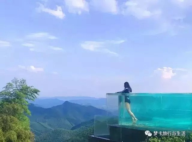 无边际玻璃泳池