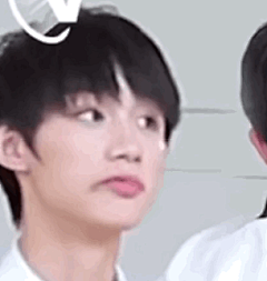 #时代少年团九宫格表情包#
哈哈哈哈快来看看丁程鑫的表情包哈哈哈！！！
小丁的表情包简直不要太好用颜值高，就是可以任性用脸 ​​​​