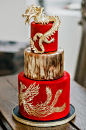 This dramatic wedding cake, topped with a dragon and a hand-painted phoenix, embraces traditional Chinese wedding symbols in a modern way.