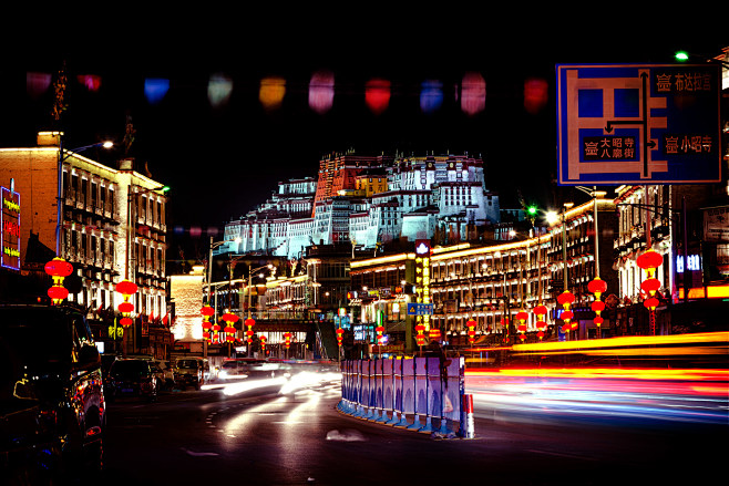 Buddhists in Tibet o...