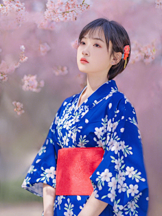 com樱花树下唯美和服女生写真朱乌浪采集到很浪的画板采集weibo.