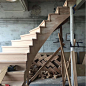 定做现代中式民用实木楼梯 别墅木制阁楼旋转楼梯室内家用楼梯