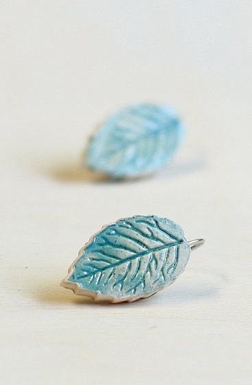 Leaf ceramic earring...