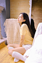 白丝美腿美女长发及腰居家写真 - 唯一图库