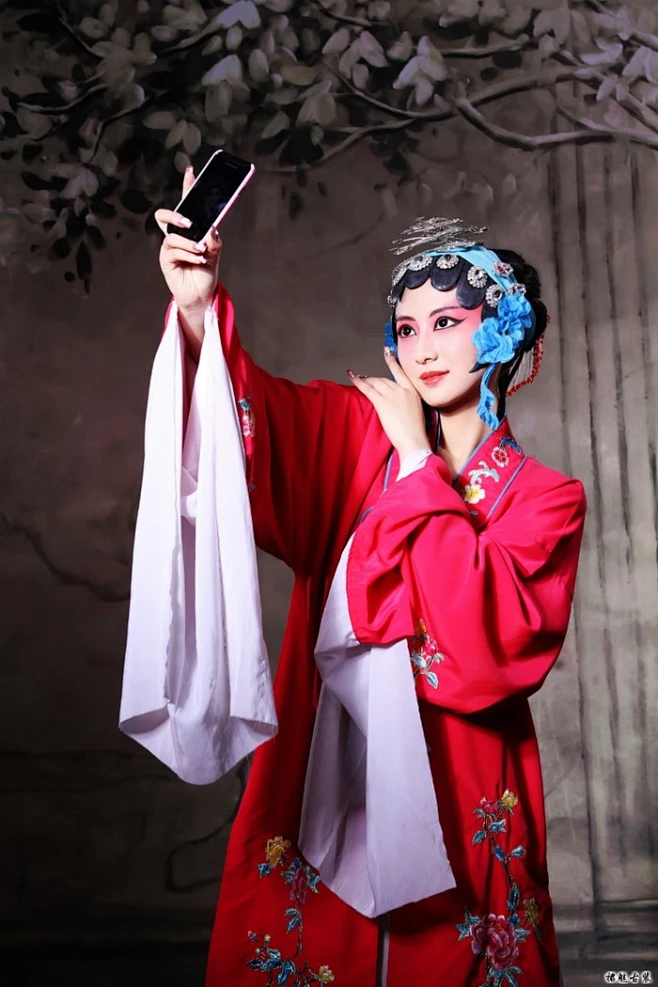 Beijing Opera。京剧。国剧。国粹。花旦。青衣。戏子。戏曲。妩媚。-花瓣网