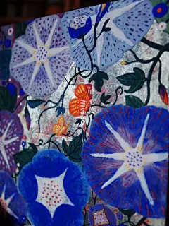 岩彩22/《牵牛花》 : 试了蓝色调绿色调之后的紫色调 紫色真的难画，涂涂改改了许多遍。虽然最后也没有想要的效果，不过总是在失败中学习！   #岩彩  #岩彩画  #绘画日常  #插画  #寻找小红书绘画大神  ##岩彩壁画