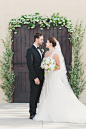 Simple + Elegant Tuscan Wedding Inspiration : If a classic Tuscan vibe makes your heart sing, but you don’t want to make your guests trek to Italy for your Big Day, might I suggest this lovely inspiration from Katie Jackson? Set at The Gardens At Los Robl