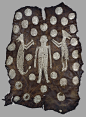 Powhatan's Mantle, Artist Unknown(USA), c.1610, Powhatan Tribes, White-tailed deer hides, shells and sinew thread, 235 x 160 cm, Ashmolean Museum of Art and Archaeology, Oxford
 
波瓦坦的斗篷，印第安未知艺术家，约1610年，波瓦坦部落，白尾鹿皮、贝壳和筋线，235x160厘米，阿什莫尔美术与考古博物馆，牛津